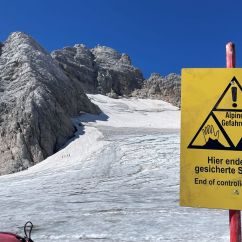 Blick auf den Dachstein Gipfel.jpg